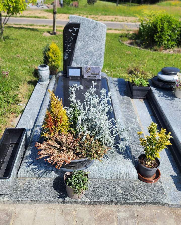 Nos monuments funéraires Élancourt